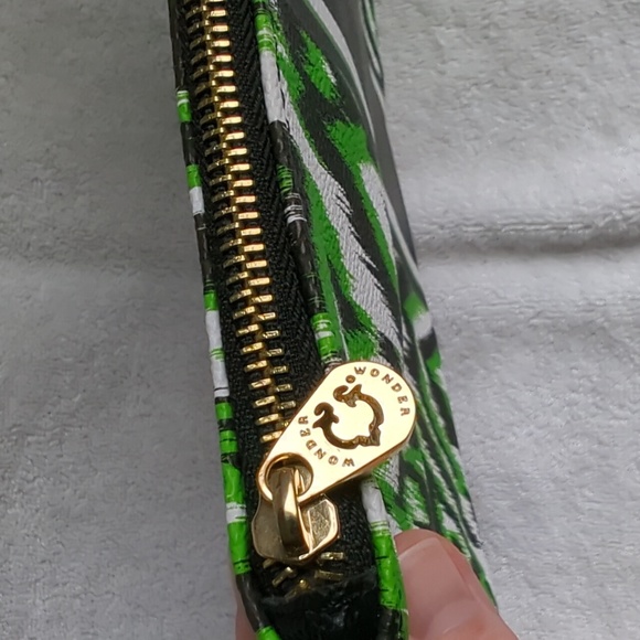 C. Wonder zip clutch in ikat print - Picture 3 of 5